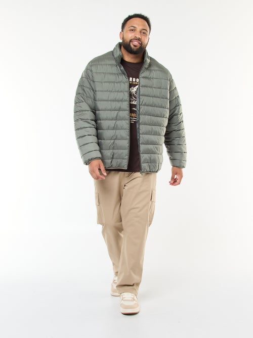 Casaco almofadado leve liso com mangas compridas e gola alta - Kiabi