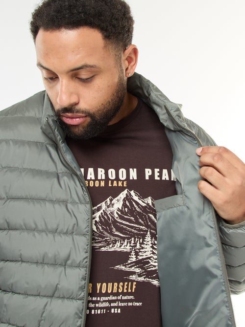 Casaco almofadado leve liso com mangas compridas e gola alta - Kiabi