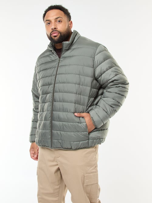 Casaco almofadado leve liso com mangas compridas e gola alta - Kiabi