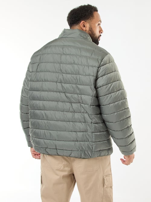 Casaco almofadado leve liso com mangas compridas e gola alta - Kiabi