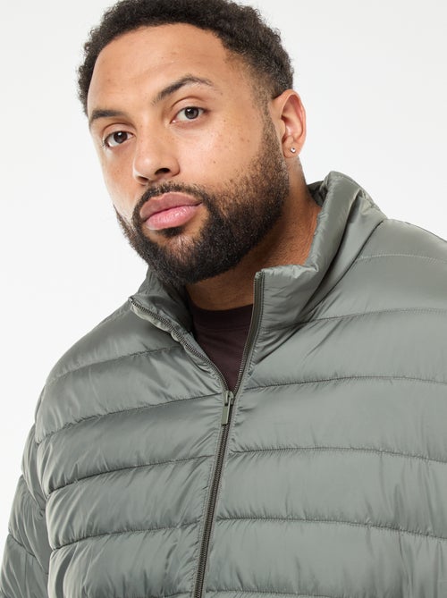 Casaco almofadado leve liso com mangas compridas e gola alta - Kiabi