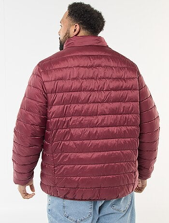 Casaco almofadado leve liso com mangas compridas e gola alta