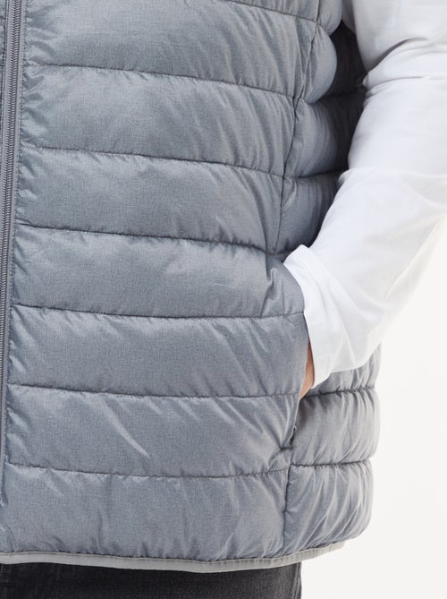 Casaco almofadado leve sem mangas com gola alta - Kiabi