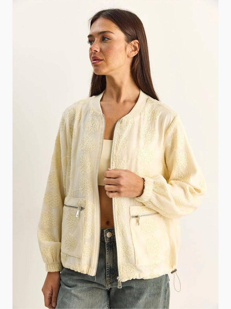 Casaco bomber com bordado floral lucci Creme - Kiabi