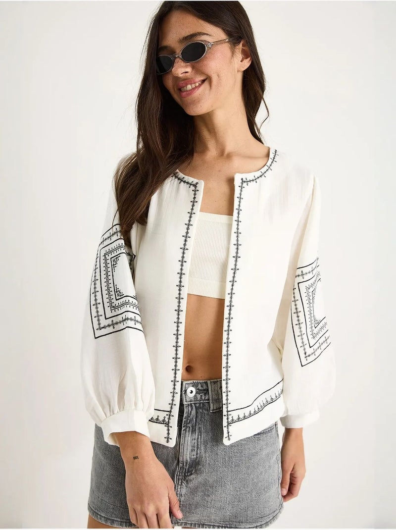 Casaco casual bordado com decote redondo lucci Branco - Kiabi