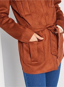 Casaco cintado em camurça sintética - Kiabi