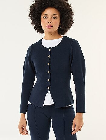 Casaco com botões dourados