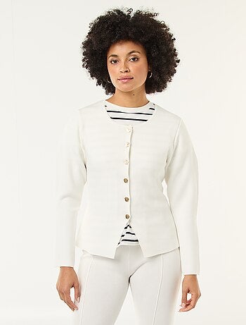 Casaco com botões dourados