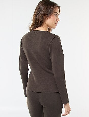 Casaco com botões dourados