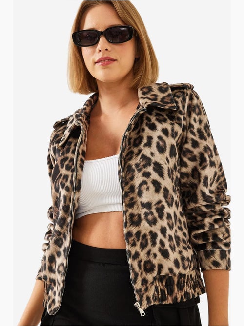 Casaco com fecho e estampa de leopardo lucci - Kiabi Casaco com fecho e estampa de leopardo lucci - Kiabi