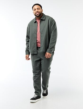 Casaco com fecho éclair e gola de camisa