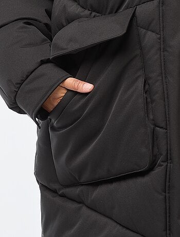 Casaco comprido acolchoado com capuz e bolsos com forro polar