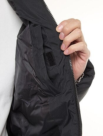 Casaco comprido acolchoado com capuz liso