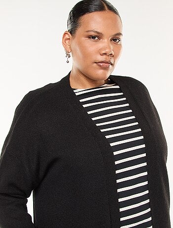 Casaco comprido em malha de tricô com 2 bolsos