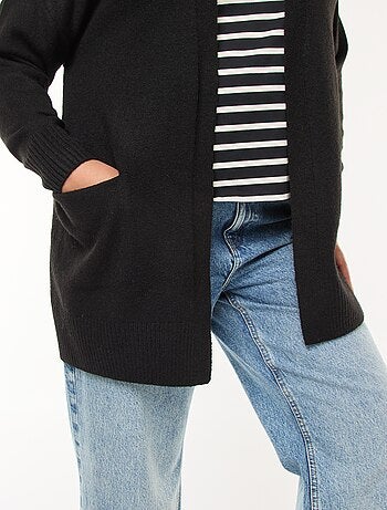 Casaco comprido em malha de tricô com 2 bolsos