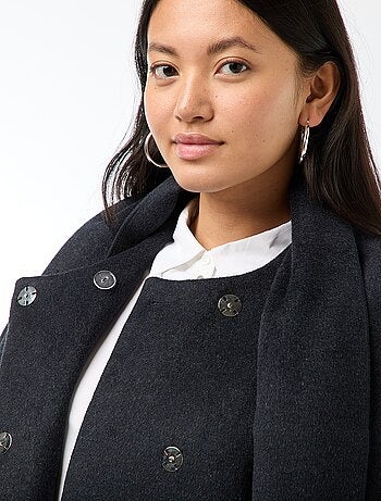 Casaco comprido estilo lã com gola redonda e cachecol cosido