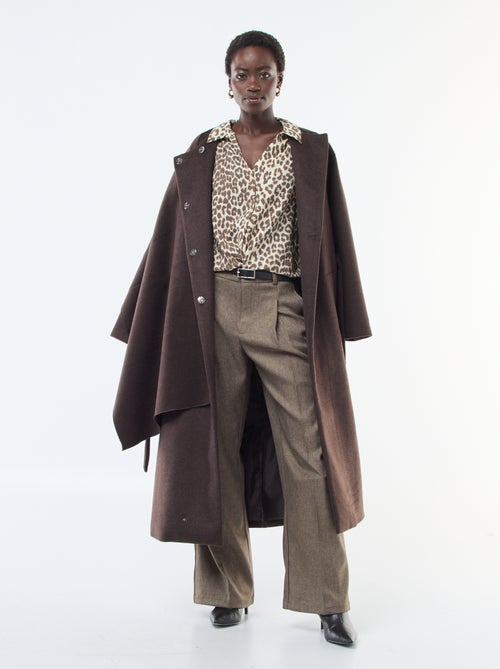 Casaco comprido estilo lã com gola redonda e cachecol cosido - Kiabi