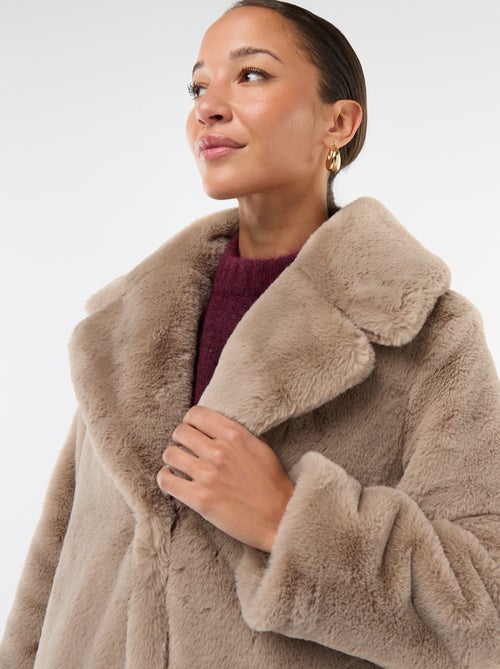 Casaco comprido imitação de pele - Kiabi