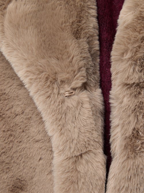 Casaco comprido imitação de pele - Kiabi