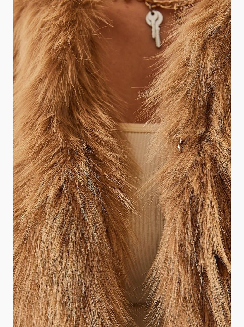 Casaco crop boxy em pelo sintético lucci Camelo - Kiabi
