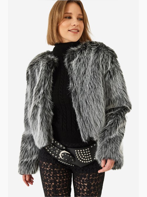 Casaco crop boxy em pelo sintético lucci - Kiabi Casaco crop boxy em pelo sintético lucci - Kiabi