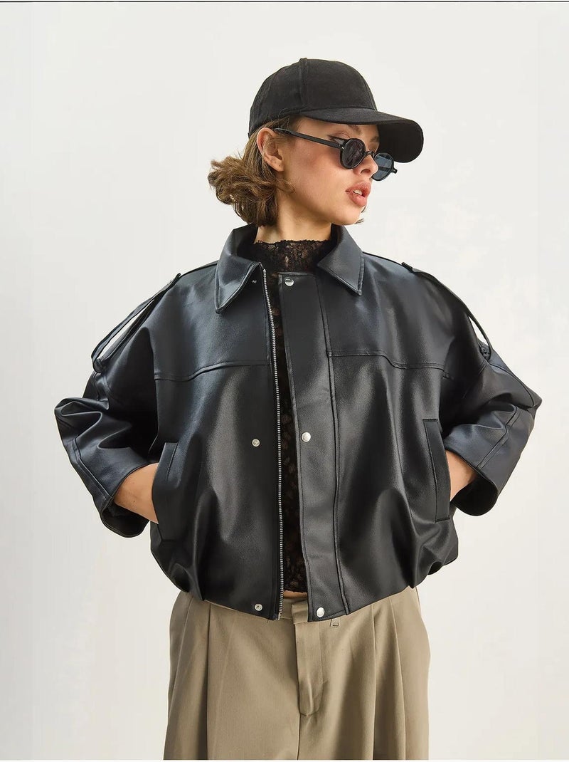 Casaco cropped oversized em pele sintética com fecho de correr lucci Preto - Kiabi