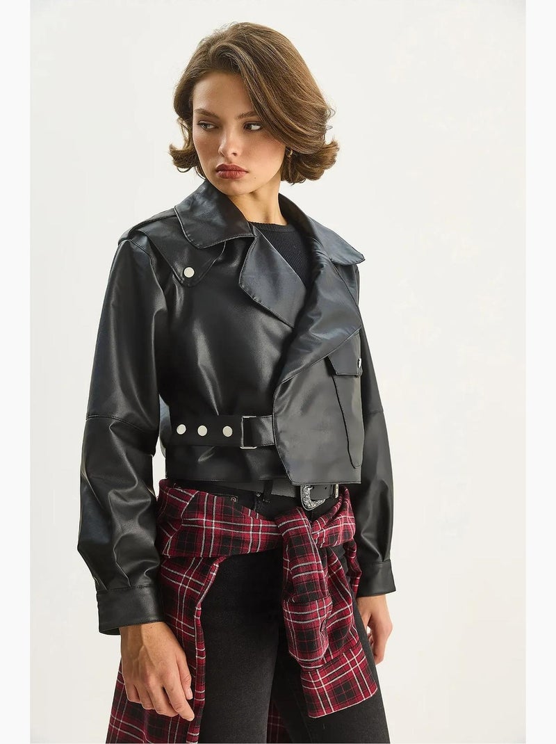 Casaco cropped oversized em pele sintética lucci Preto - Kiabi