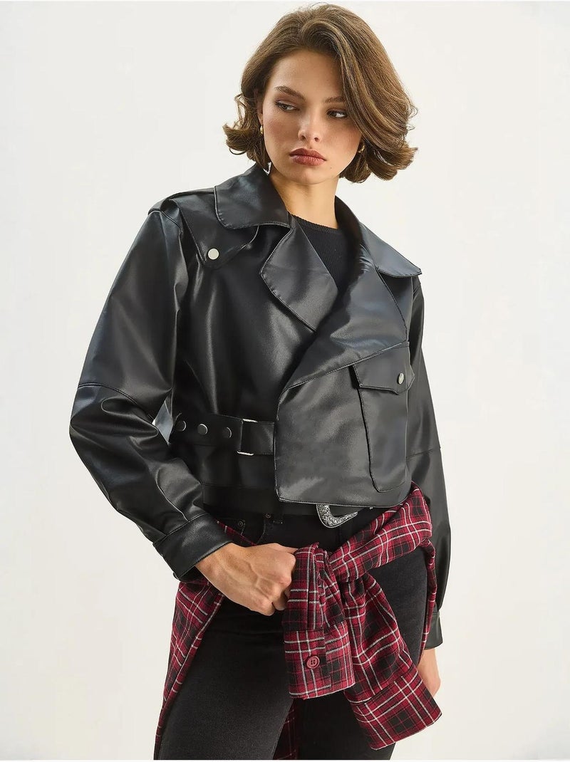 Casaco cropped oversized em pele sintética lucci Preto - Kiabi