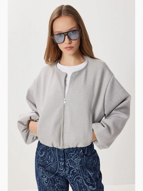 Casaco cropped texturizado com fecho de correr istanbul - Kiabi Casaco cropped texturizado com fecho de correr istanbul - Kiabi