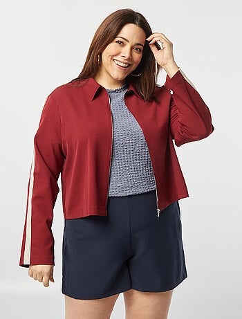 Casaco curto com fecho e gola de camisa