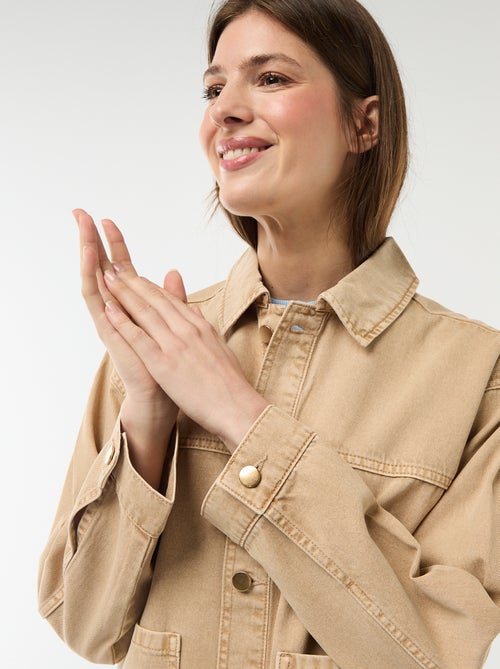 Casaco curto de ganga com 2 bolsos de chapa - Kiabi