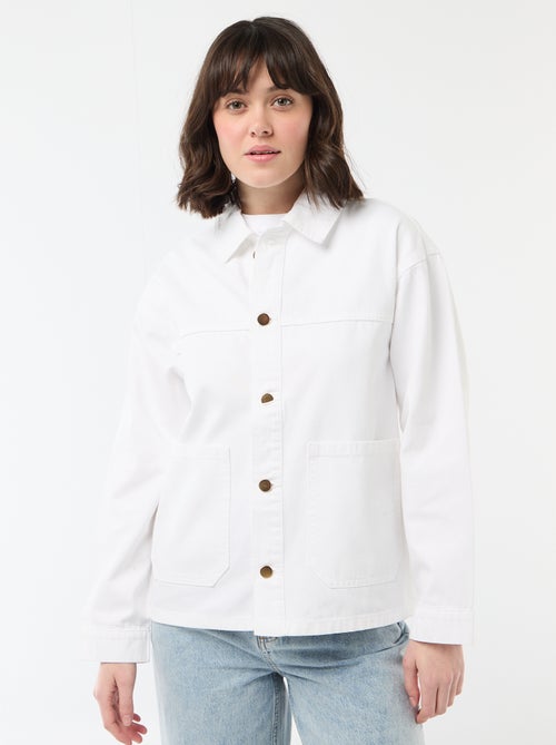 Casaco curto de ganga com 2 bolsos de chapa - Kiabi