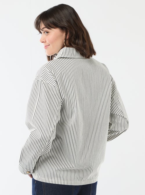 Casaco curto de ganga com 2 bolsos de chapa - Kiabi