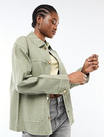 Casaco curto de ganga com 2 bolsos de chapa