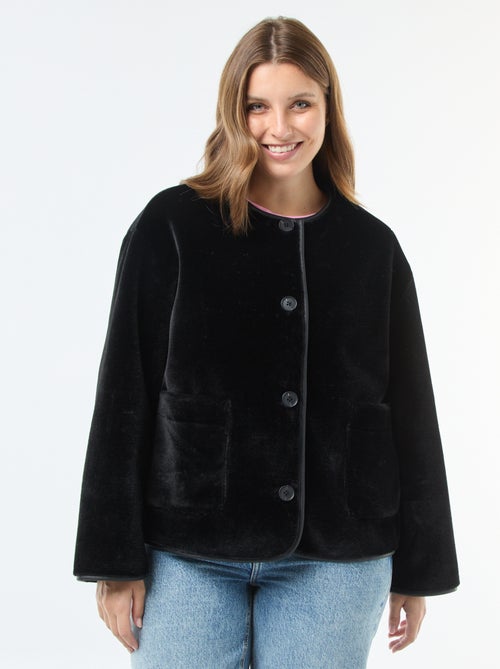 Casaco curto em pelo sintético - Kiabi