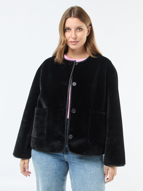 Casaco curto em pelo sintético - Kiabi