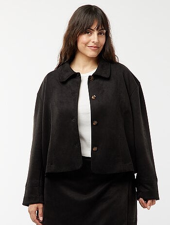 Casaco de camurça sintética lisa com botões