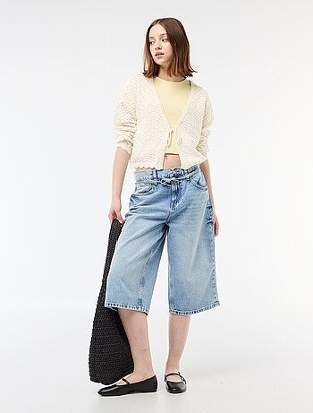 Casaco de crochê com amarração festonado