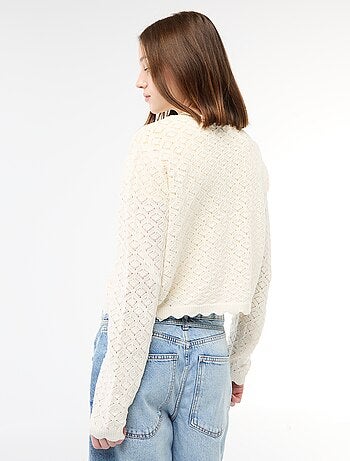 Casaco de crochê com amarração festonado