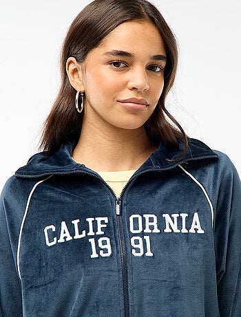 Casaco de gola alta em veludo