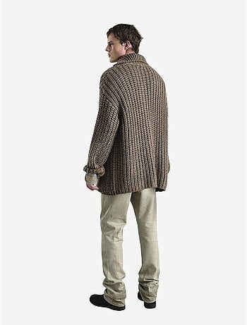 Casaco de malha canelada oversized com gola alta e bolsos giesto