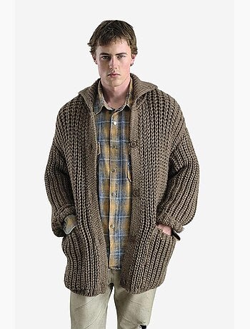 Casaco de malha canelada oversized com gola alta e bolsos giesto