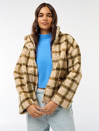 Casaco de malha com fecho de correr e gola subida efeito shearling