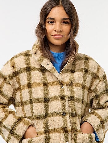 Casaco de malha com fecho de correr e gola subida efeito shearling