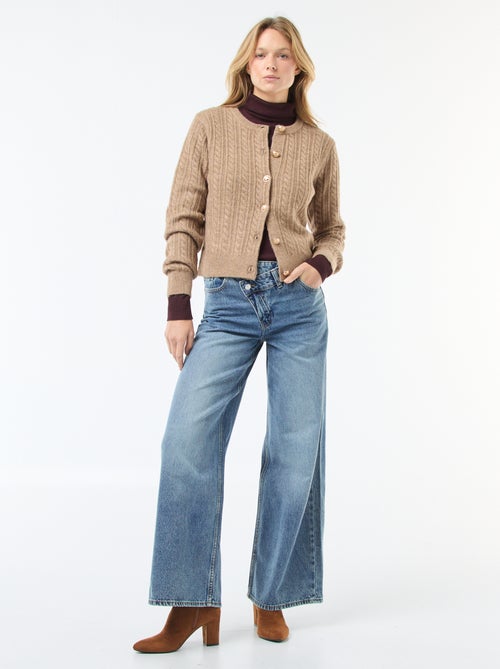 Casaco de malha com torças e botões dourados - Kiabi