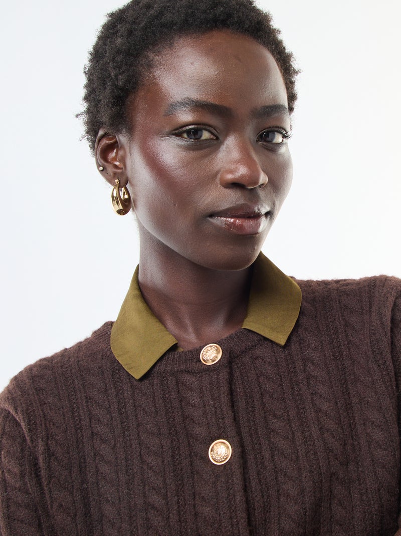 Casaco de malha com torcidos e botões dourados Castanho - Kiabi