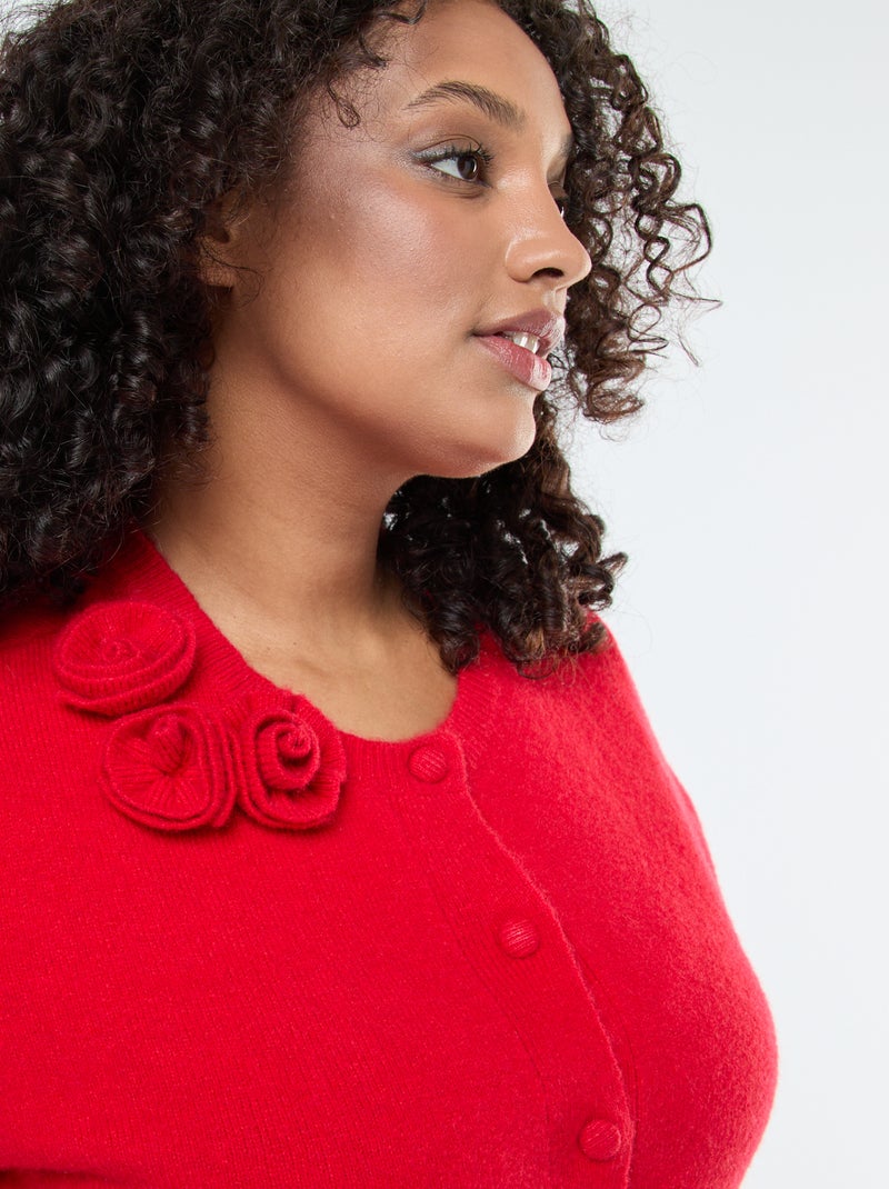 Casaco de malha de mangas curtas com bordados de flores no ombro Vermelho - Kiabi