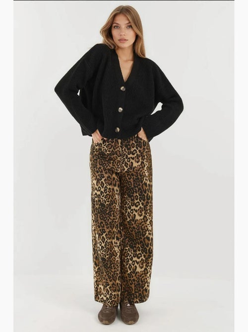 Casaco de malha oversized com decote em v e botões hiccup - Kiabi Casaco de malha oversized com decote em v e botões hiccup - Kiabi
