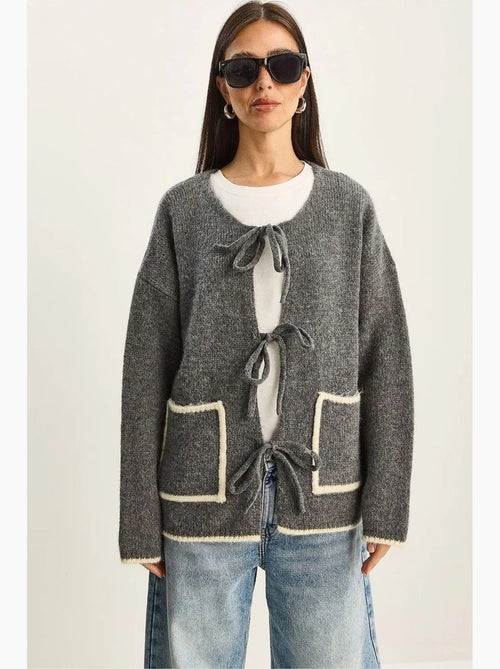 Casaco de malha oversized com fecho de atar lucci - Kiabi Casaco de malha oversized com fecho de atar lucci - Kiabi