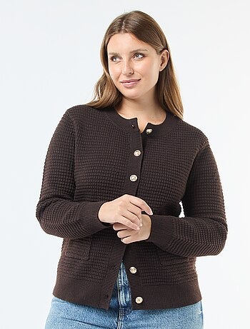 Casaco de malha waffle com botões dourados